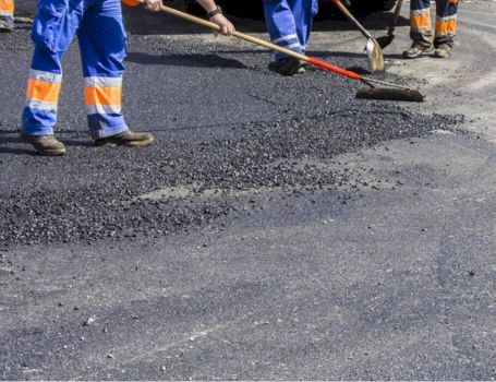 Encontrar obras de colocação de asfalto